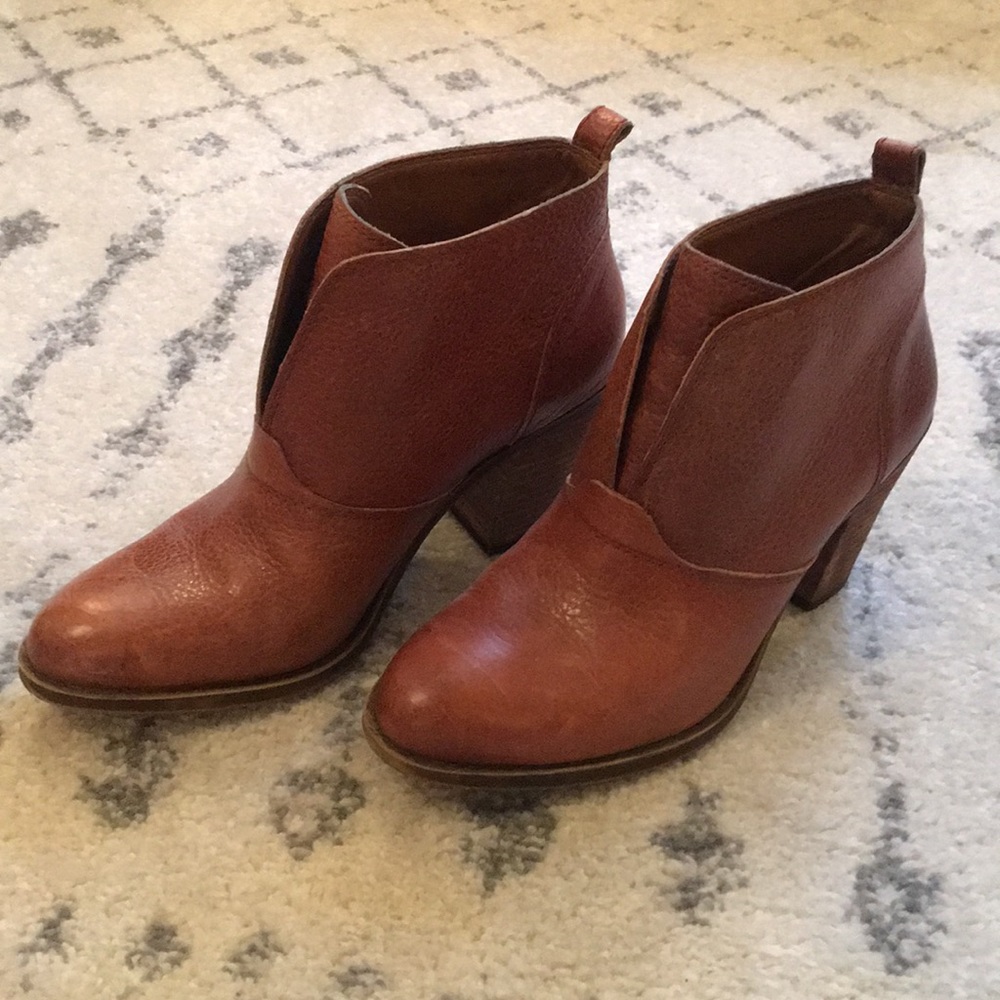 Cognac leather booties